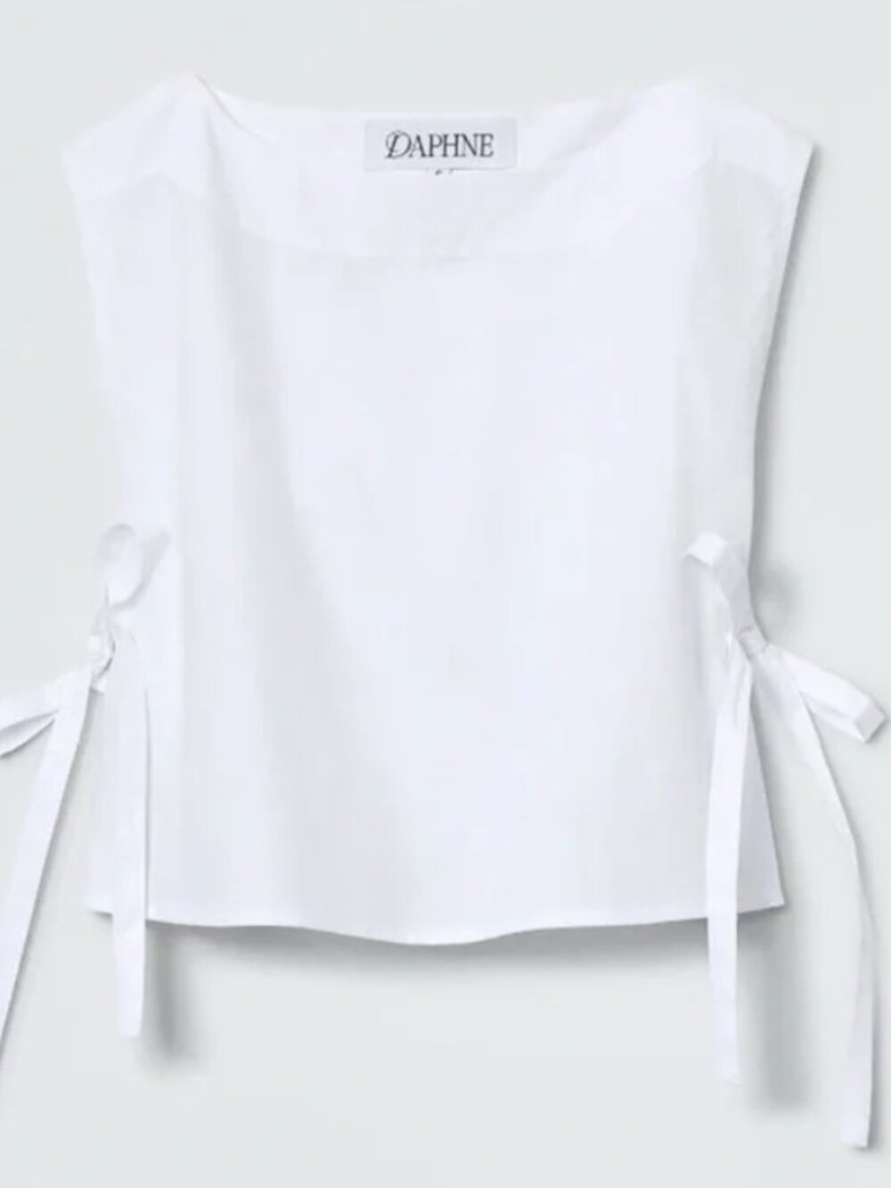 Daphne White Women's “The Nightcap Top” size Small (NEW without tags)